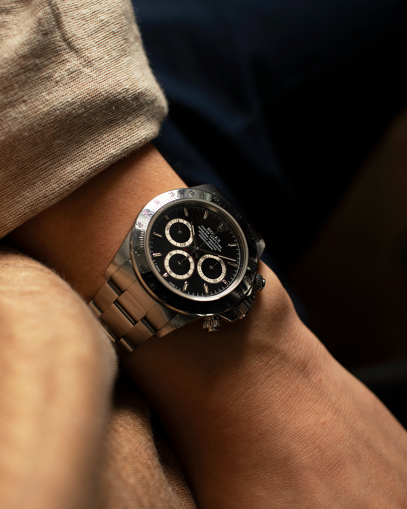 Brand: Rolex Year: 1997 Model: Cosmograph Daytona Reference Number: 16520 Material: Stainless Steel Movement: Rolex Zenith El Primero Caliber 4030  Case Diameter: 40mm Bracelet: Stainless Steel 78390 Rolex Oyster Bracelet with 503B Endlinks