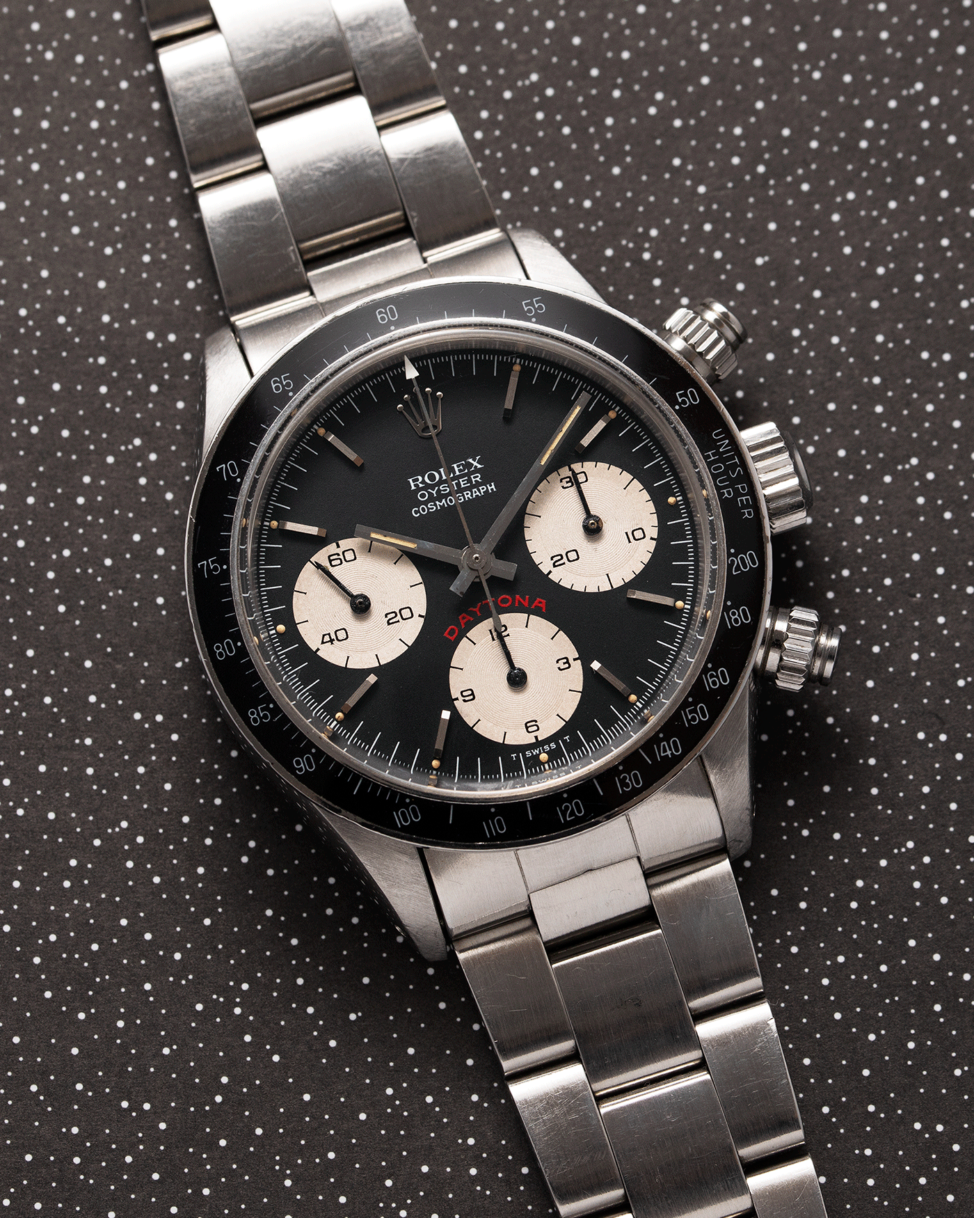 Brand: Rolex Year: 1985 Model: Cosmograph Daytona Reference Number: 6263 Serial Number: 8,7XXX,XXX Material: Stainless Steel Movement: Valjoux 727 Case Diameter: 36mm Strap: Rolex 78350 Oyster Bracelet with 571 Endlinks