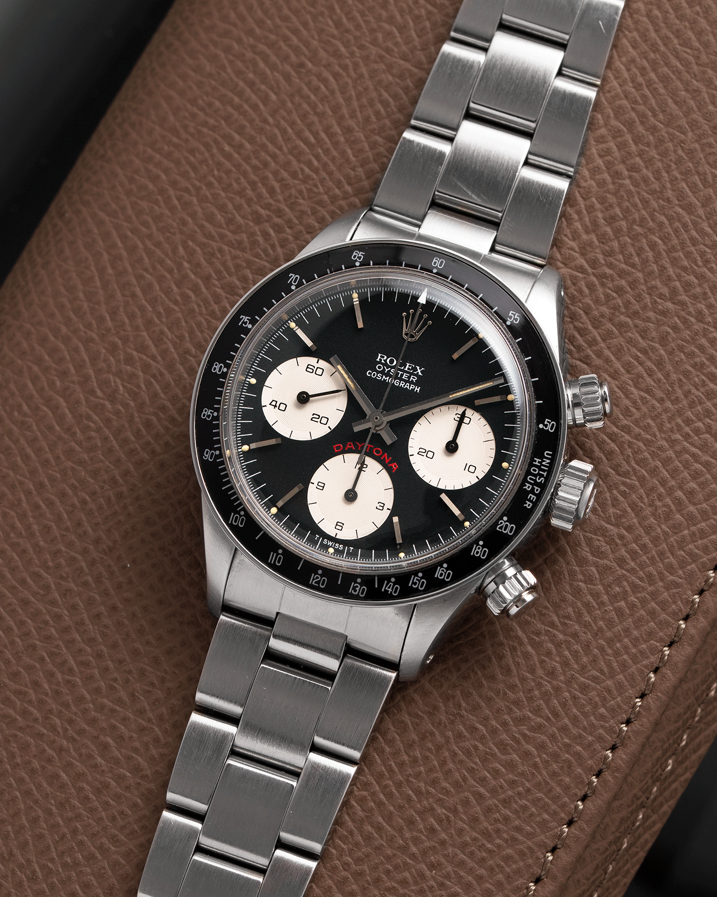 Brand: Rolex Year: 1979 Model: Cosmograph Daytona Reference Number: 6263 Serial Number: 5,8XX,XXX Material: Stainless Steel Movement: Valjoux 727 Case Diameter: 36mm Strap: Rolex 78350 Oyster Bracelet with 571 Endlinks