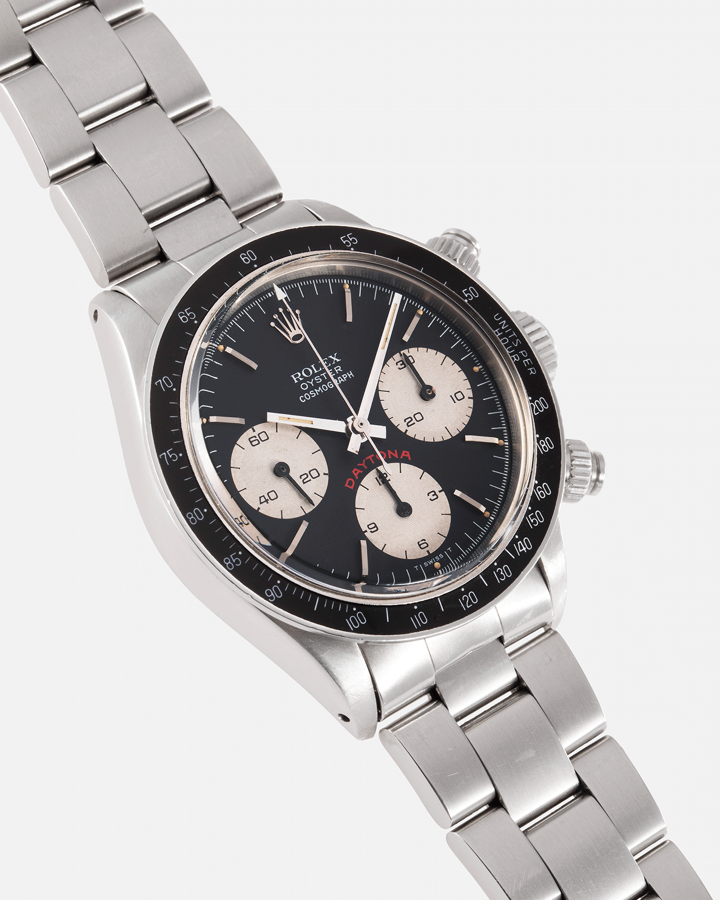 Brand: Rolex Year: 1985 Model: Cosmograph Daytona Reference Number: 6263 Serial Number: 8,7XXX,XXX Material: Stainless Steel Movement: Valjoux 727 Case Diameter: 36mm Strap: Rolex 78350 Oyster Bracelet with 571 Endlinks