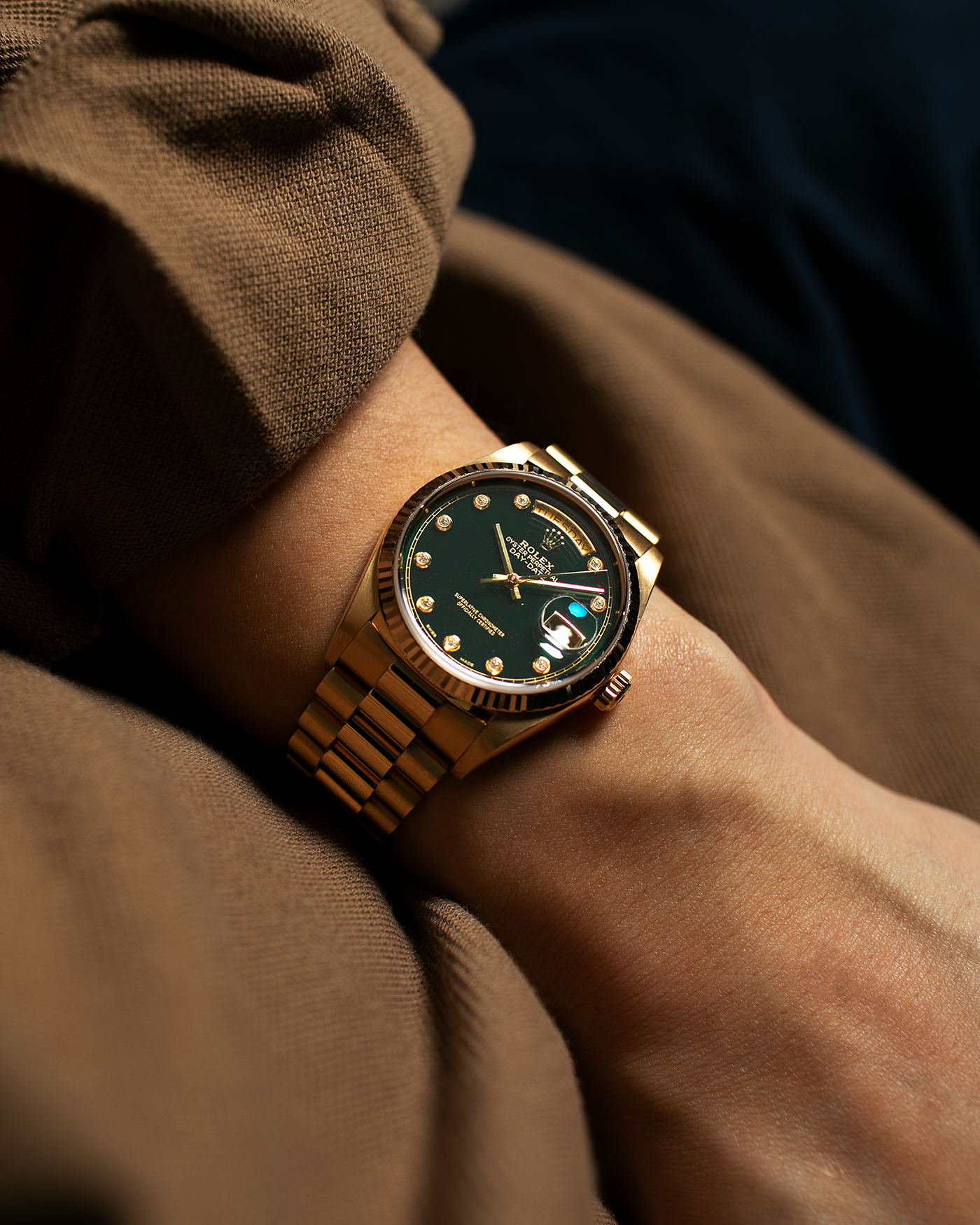 Day date on wrist hot sale