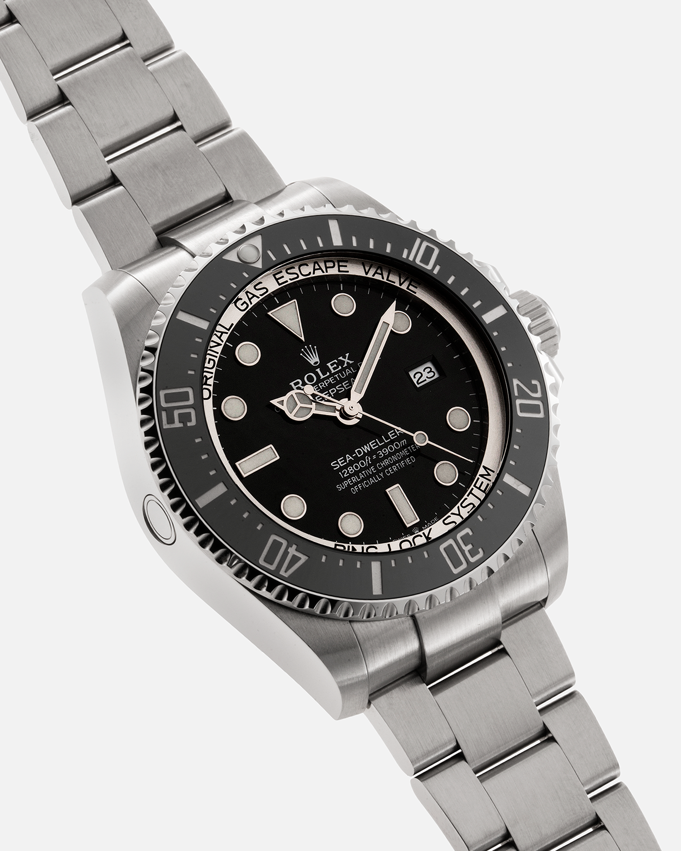 Deep sea 2025 dweller 2018