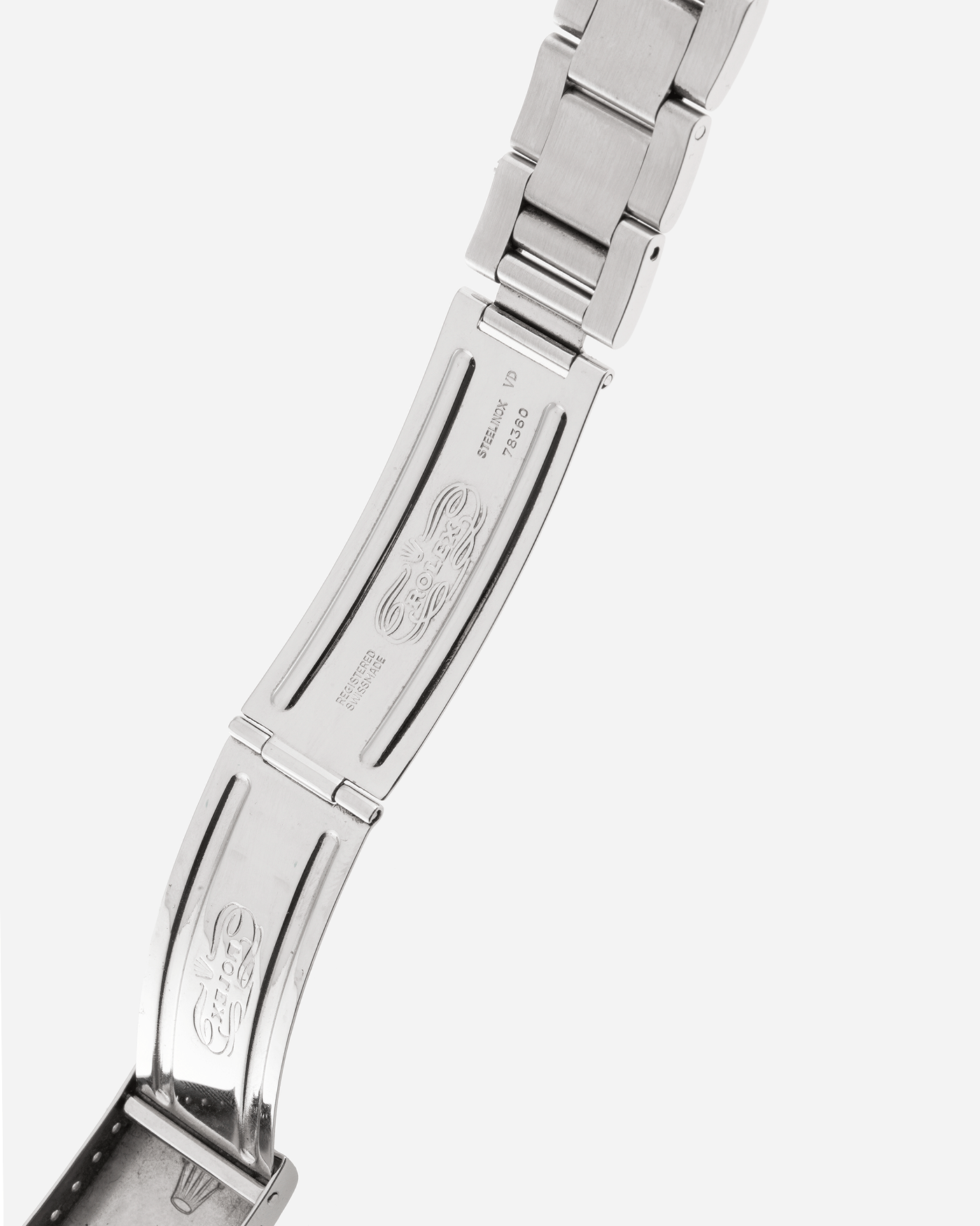Brand: Rolex Year: 1972 Model: Explorer Reference Number: 1016 Serial Number: 2,9XXX,XXX Material: Stainless Steel Movement: Cal. 1570 Case Diameter: 36mm Lug Width: 20mm Bracelet/Strap: Rolex 78360 Oyster Bracelet with 558 end links