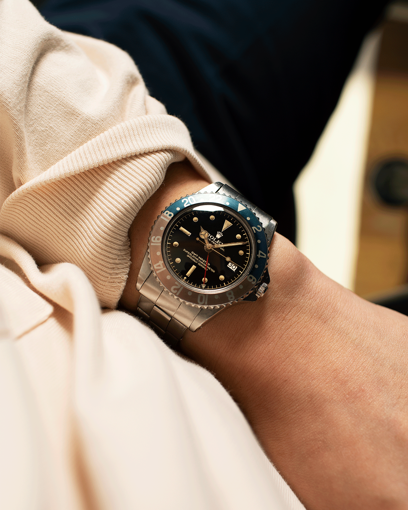 Brand: Rolex Year: 1963 Model: GMT-Master Reference Number: 1675 Serial Number: 87XXXX Material: Stainless Steel Movement: Cal. 1565 Case Diameter: 40mm Lug Width: 20mm Bracelet/Strap: Stainless Steel Rolex C&I Riveted Elastic Bracelet