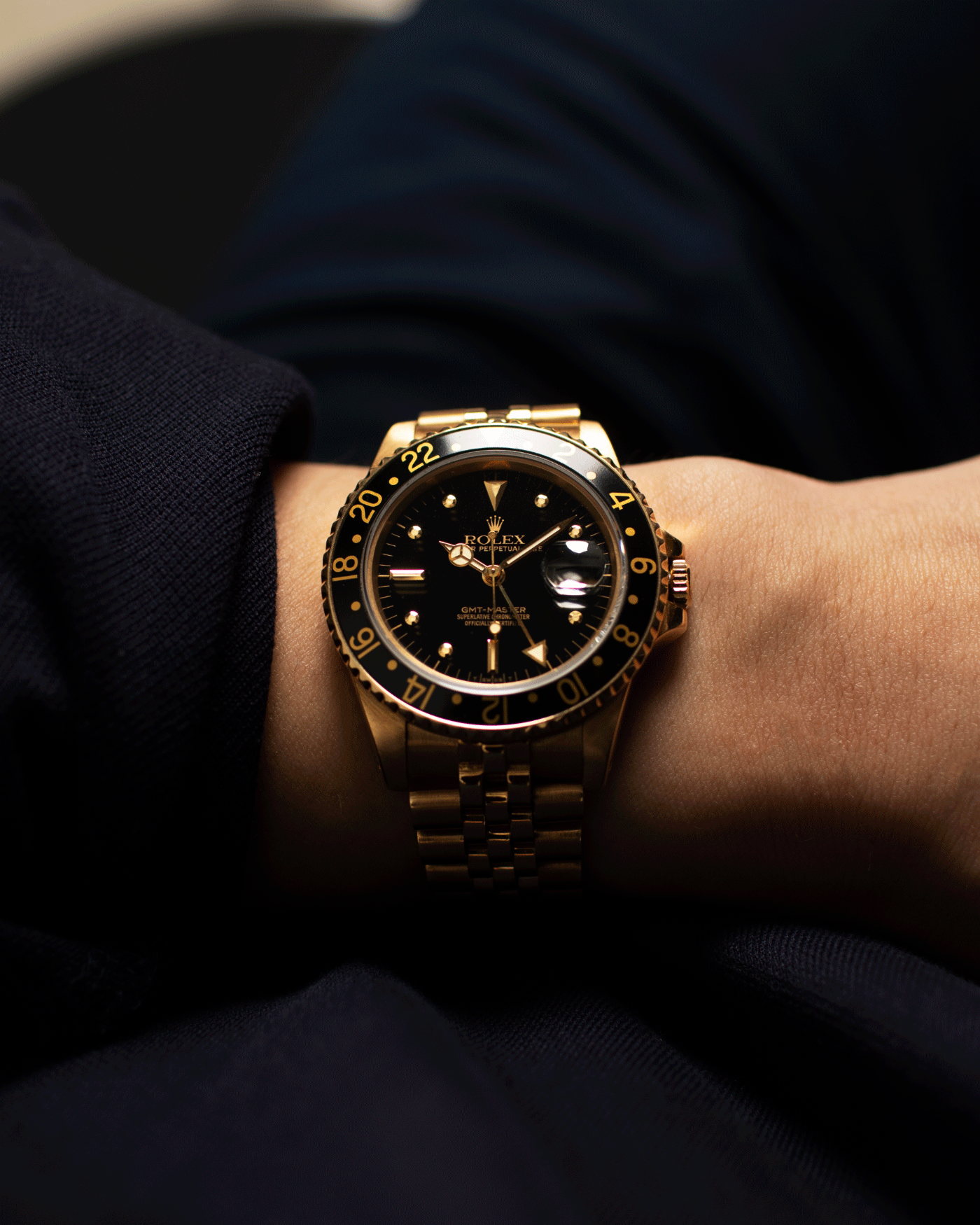 Brand: Rolex Year: 1985 Model: GMT-Master Reference Number: 1675 Serial Number: 8.7 mil Material: 18k Yellow Gold Movement: Cal. 1570 Case Diameter: 40mm Lug Width: 20mm Strap: 18k Yellow Gold Rolex 8386 Jubilee Bracelet with ’47’ End Links