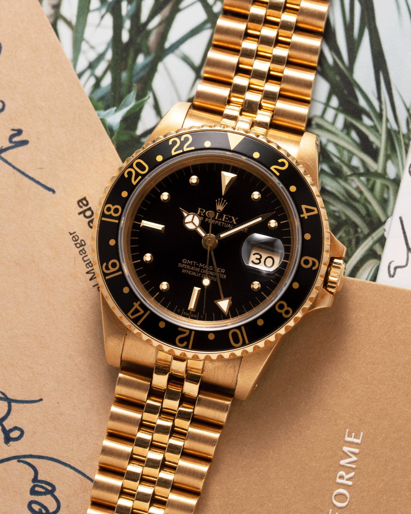 Gmt master 2025 gold black