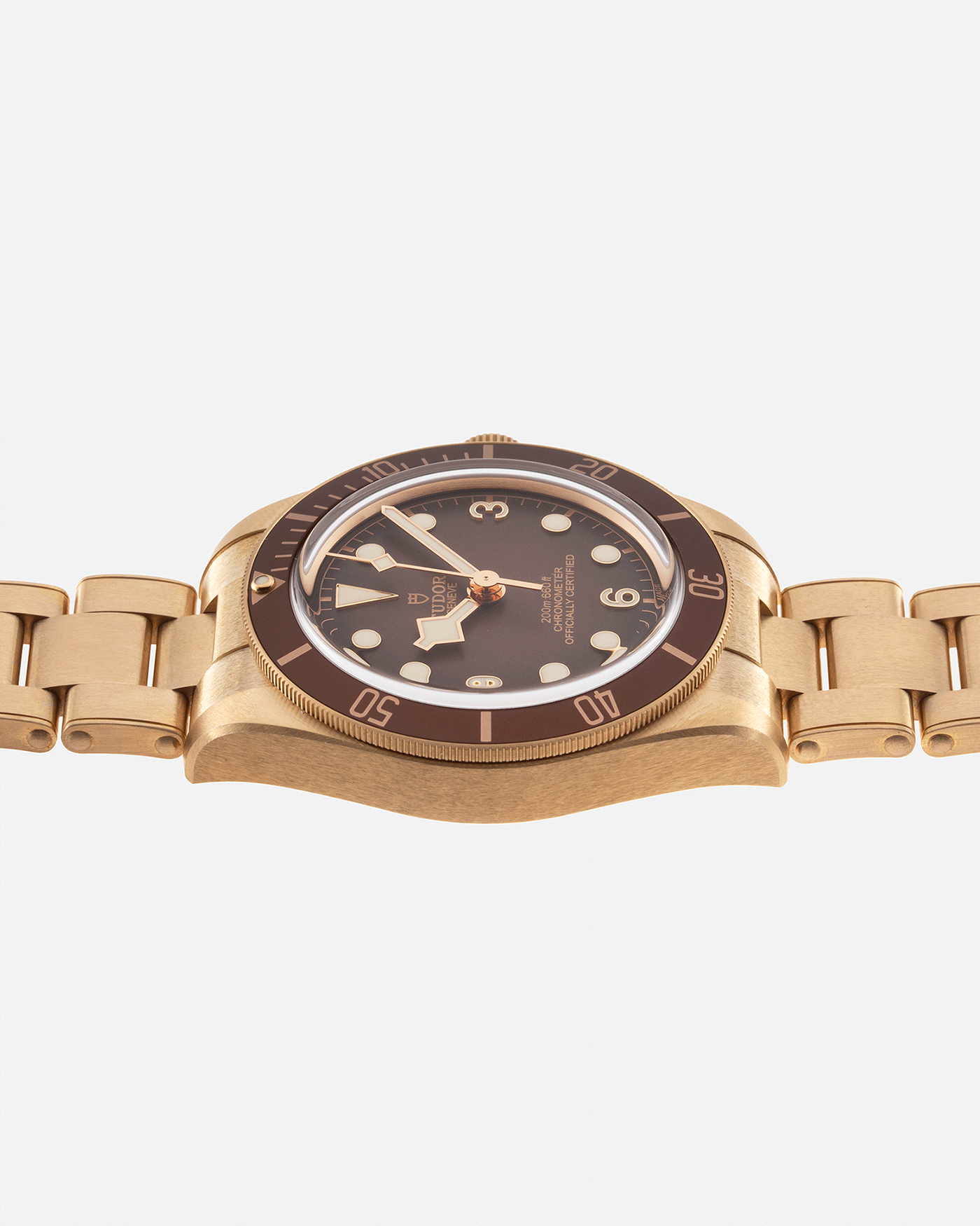 Brand: Tudor Year: 2021 Model: Black Bay 58 Bronze Reference Number: 79012M-0001 Material: Bronze Movement: in-house self-winding calibre MT400 Case Diameter: 39mm Bracelet/Strap: Tudor Black Bay 58 Bronze Bracelet