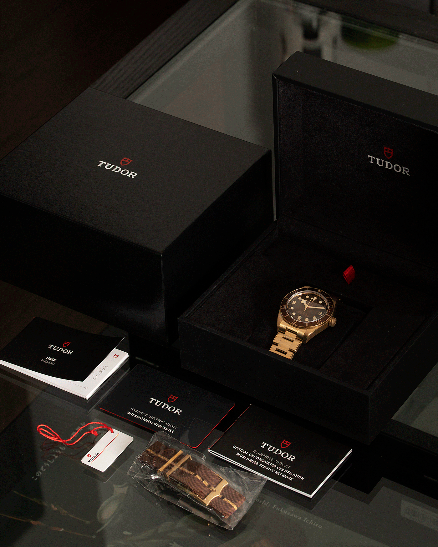 Brand: Tudor Year: 2021 Model: Black Bay 58 Bronze Reference Number: 79012M-0001 Material: Bronze Movement: in-house self-winding calibre MT400 Case Diameter: 39mm Bracelet/Strap: Tudor Black Bay 58 Bronze Bracelet
