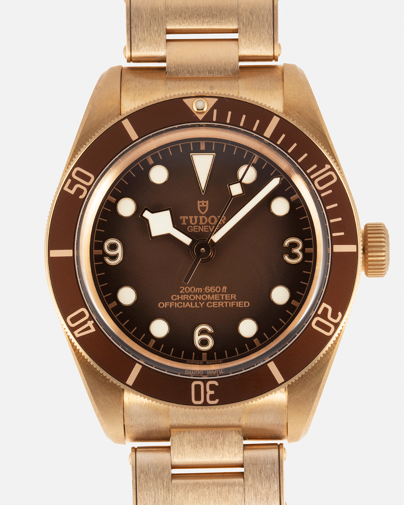 Brand: Tudor Year: 2021 Model: Black Bay 58 Bronze Reference Number: 79012M-0001 Material: Bronze Movement: in-house self-winding calibre MT400 Case Diameter: 39mm Bracelet/Strap: Tudor Black Bay 58 Bronze Bracelet