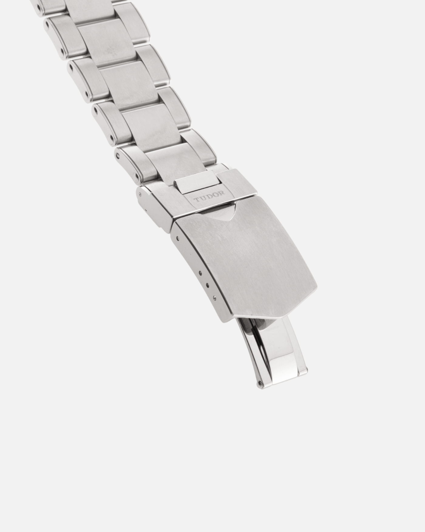 Brand: Tudor Year: 2021 Model: Black Bay Harrods Edition Reference Number: 79230G Material: Stainless Steel Movement: in-house self-winding calibre MT5602 Case Diameter: 41mm Bracelet/Strap: Tudor Stainless Steel River Bracelet