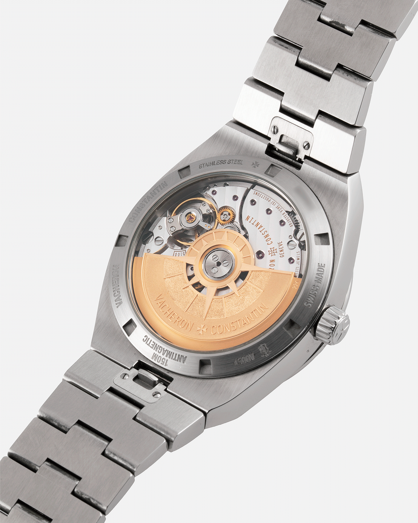 Brand: Vacheron Constantin  Year: 2016 Model: Overseas Reference Number: 4500V Material: Stainless Steel Movement: In-house Self-Winding Cal. 5500 Case Diameter: 41mm Bracelet/Strap: Vacheron Constantin Stainless Steel Integrated Bracelet, Vacheron Constantin Rubber Strap and Alligator Strap with Stainless Steel Buckle. 