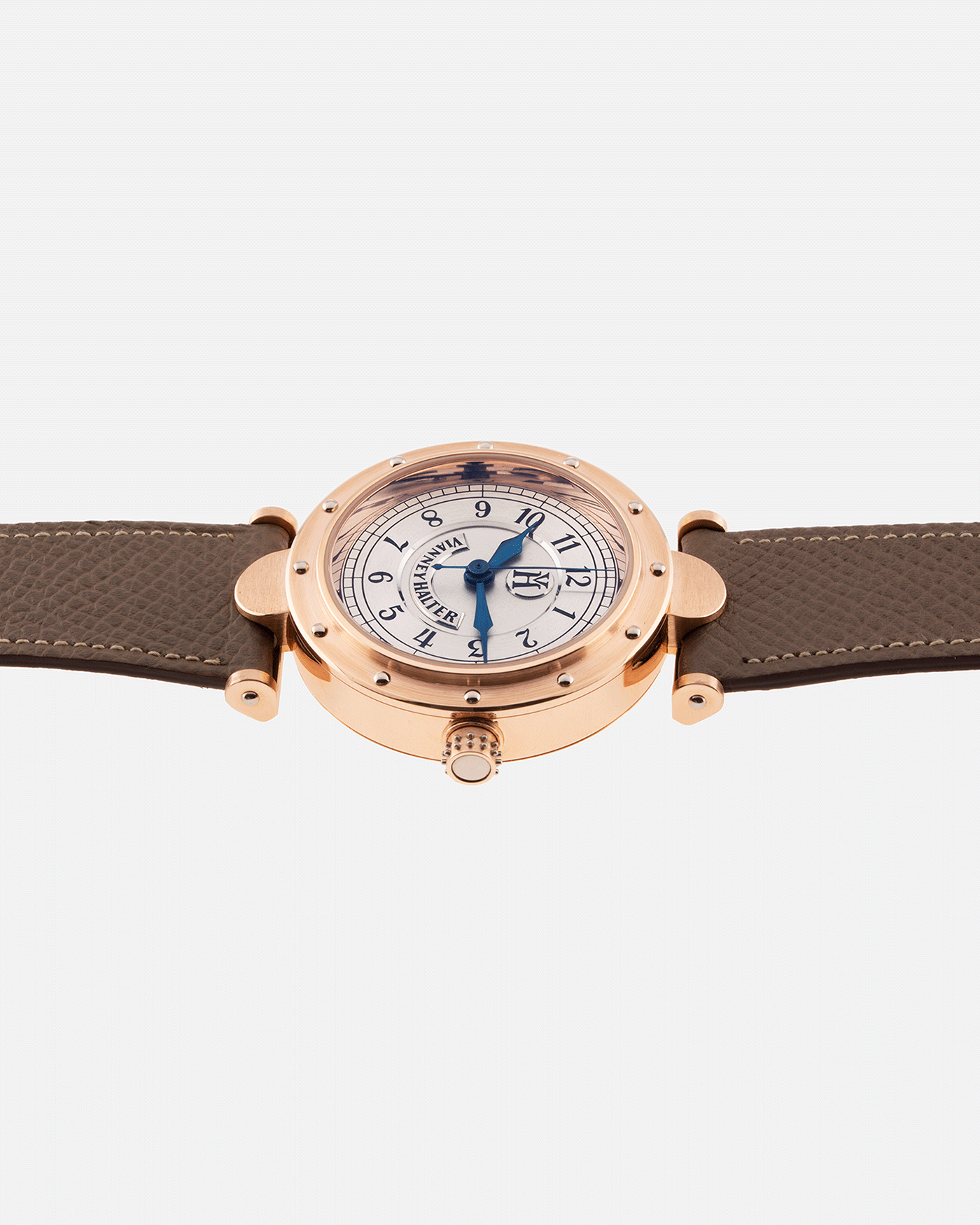 Brand: Vianney Halter Year: 2000’s Model: Classic Material: 18k Rose Movement: Modified Lemania 8810 with mystery motor Case Diameter: 36mm Bracelet/Strap: Vianney Halter Black Alligator with matching Yellow Gold Buckle