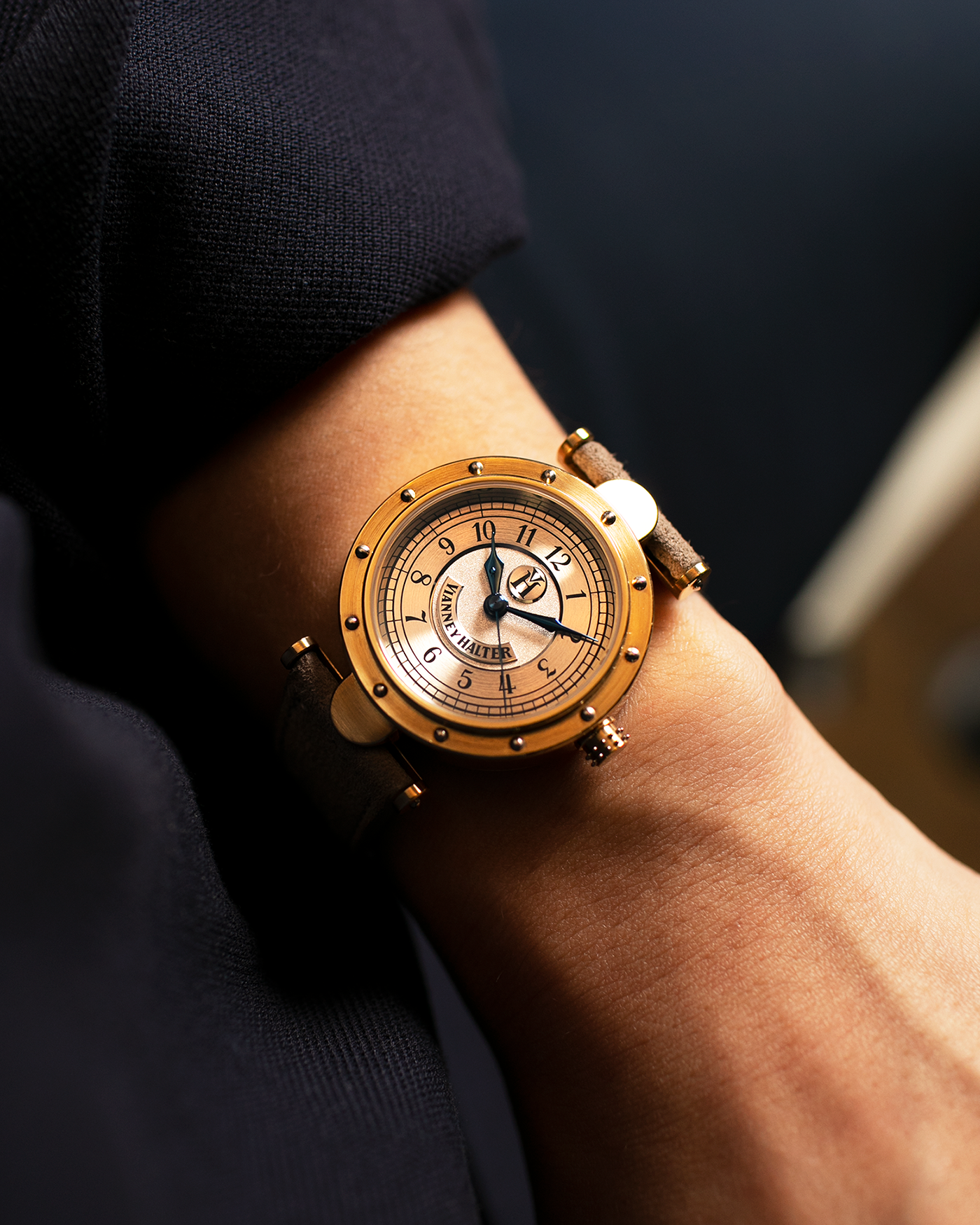 Brand: Vianney Halter Year: 2000’s Model: Classic Material: 18k Yellow Gold Movement: Modified Lemania 8810 with mystery motor Case Diameter: 36mm Bracelet/Strap: Molequin Beige Suede with matching Yellow Gold Buckle